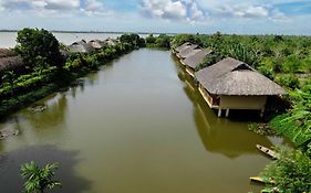 Mekong Riverside Boutique Resort & Spa
